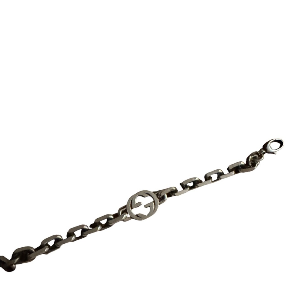 Gucci: Classic Silver Chain link ‘G’ Bracelet - Picture 7 of 8